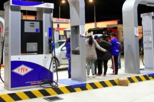 Mejora el abastecimiento de gasolina, pero persiste la crisis de diésel en el agro y transporte
