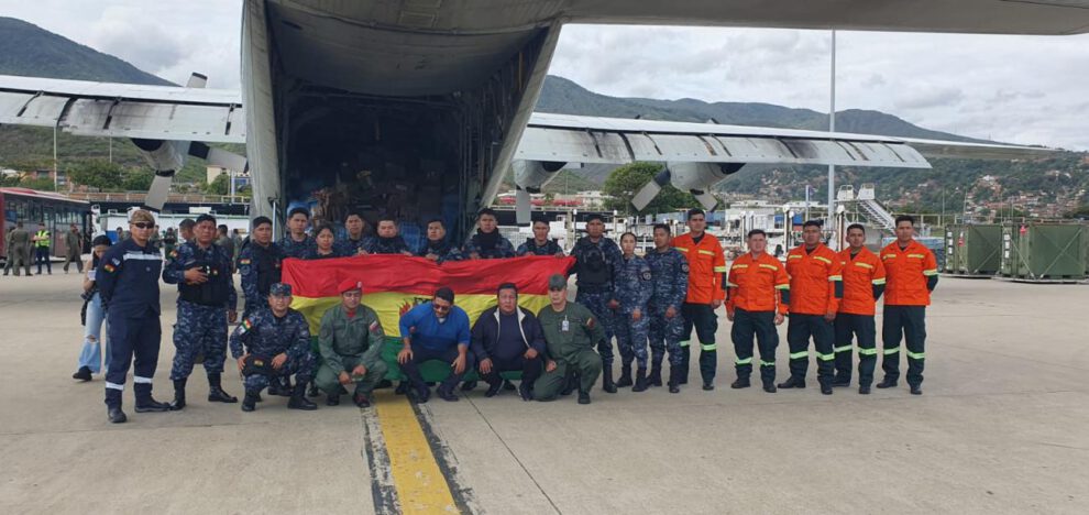 La misión está conformada por 20 especialistas: dos de la UMEE y 18 del SAR-FAB