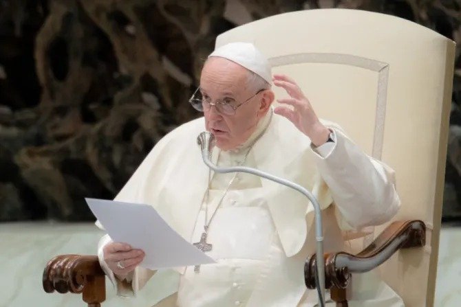 Papa Francisco durante la Audiencia General en el Vaticano