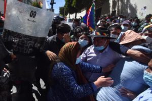Enfrentamientos en Miraflores por la libertad de Jeanine Añez