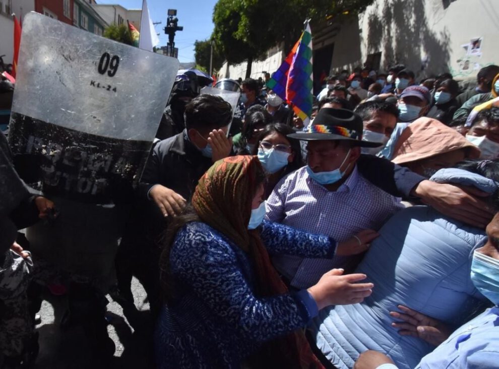 Enfrentamientos en Miraflores por la libertad de Jeanine Añez