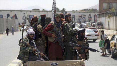 Denuncia a talibanes por asesinato de niños y ancianos en Afganistán