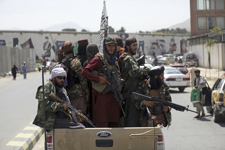 Denuncia a talibanes por asesinato de niños y ancianos en Afganistán