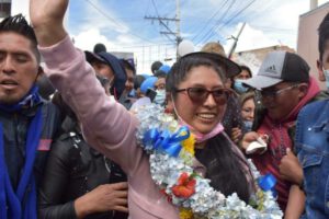 Eva Copa es recibida por los ciudadanos alteños