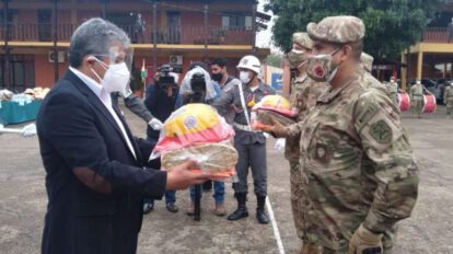 Militares de la FF.AA. reciben equipamiento para combatir incendios forestales