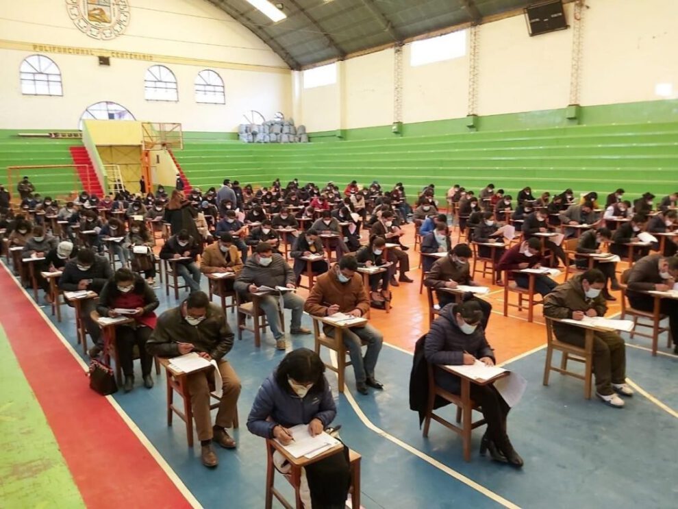 Postulantes a la Escuela de Jueces dieron su examen en el Coliseo de Derecho