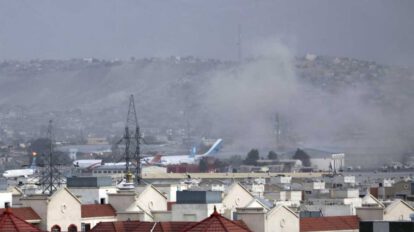 Vista general de Kabul tras el ataque en el aeropuerto internacional