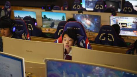 China prohíbe a los menores videojuegos