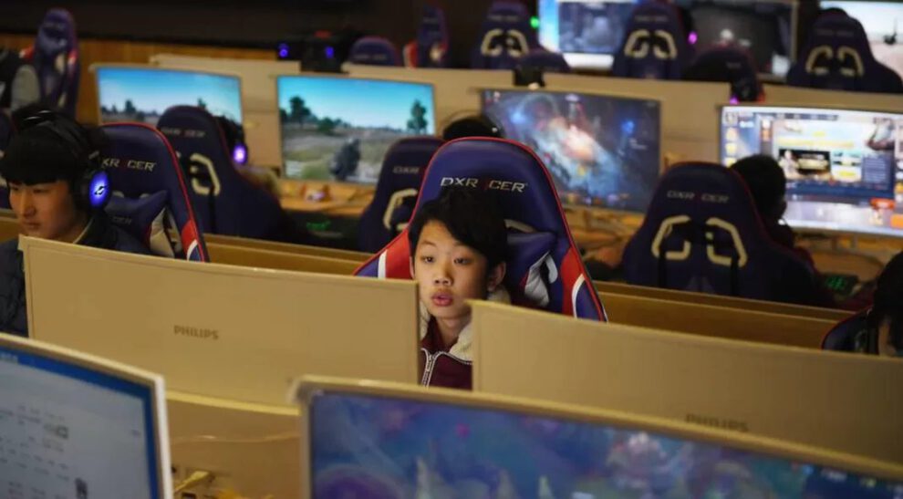 China prohíbe a los menores videojuegos