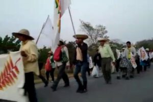 Marcha de indígenas benianos hacia Santa Cruz