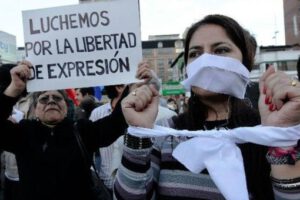 Libertad de expresión es un derecho constitucional