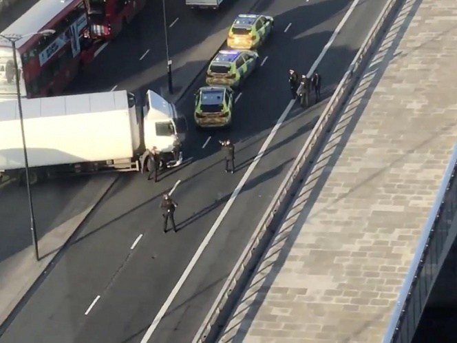 Tiroteo en Londres con presencia policial y ambulancias