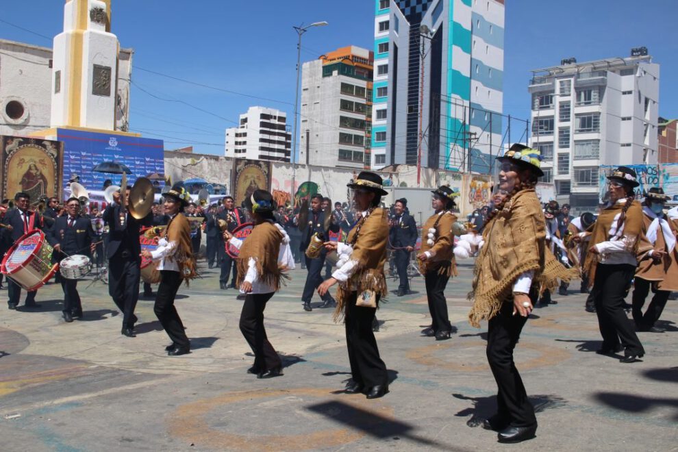 Carnaval de Oruro con la participación de la Banda Imperial