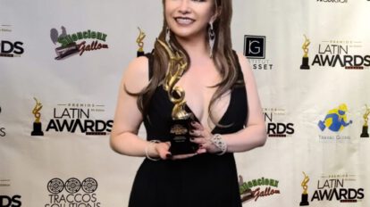 Rosario Arce Premio Estatuilla Dorada