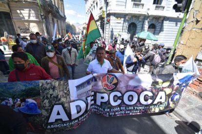 Adepcoca protesta mercado paralelo
