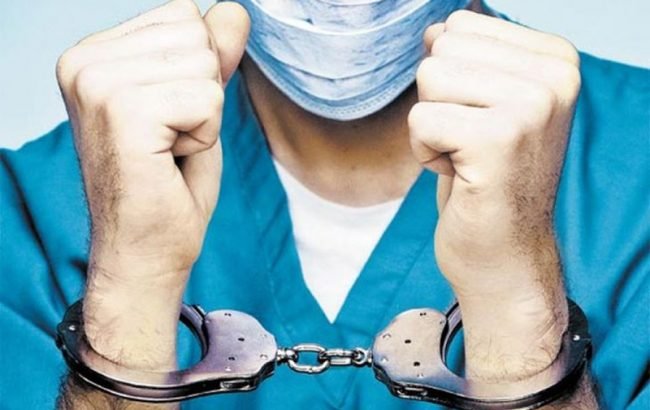 Pediatra boliviano acusado de abuso sexual a niños