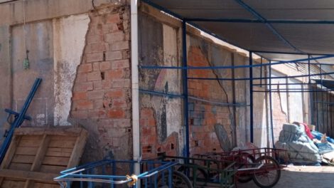 Mercado Campesino Kantuta en malas condiciones