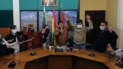 Apoyo a Eva Copa por concejales de Jallalla