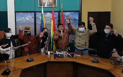 Apoyo a Eva Copa por concejales de Jallalla