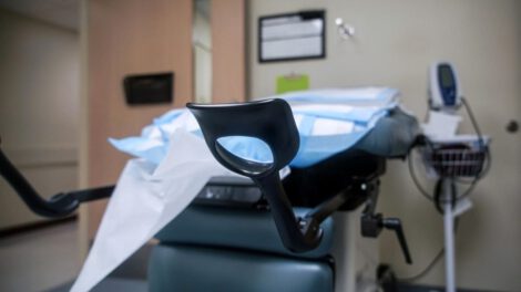 Texas prohíbe el aborto después de seis semanas de gestación