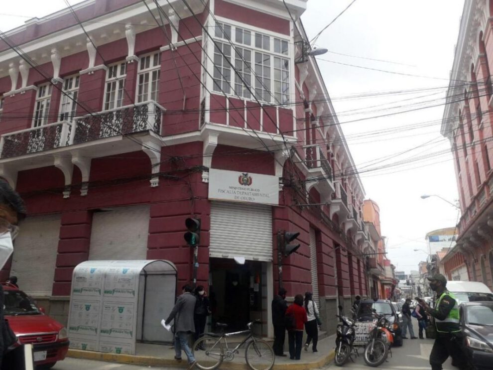 Exfiscal departamental de Oruro condenado a 2 años