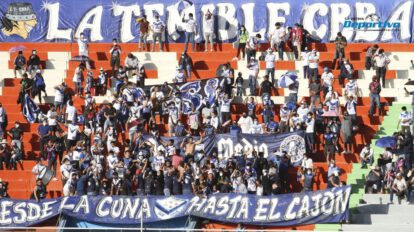 La hinchada del equipo “santo” en Santa Cruz apoya a San José en el partido contra Royal Pari