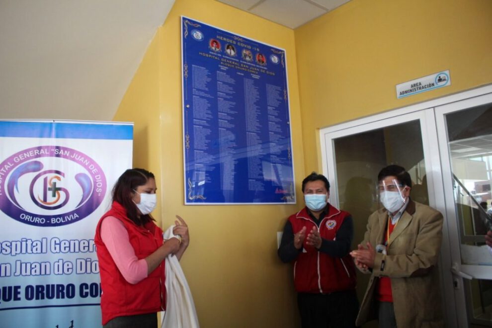 Reconocimiento al personal de salud por su trabajo durante la pandemia
