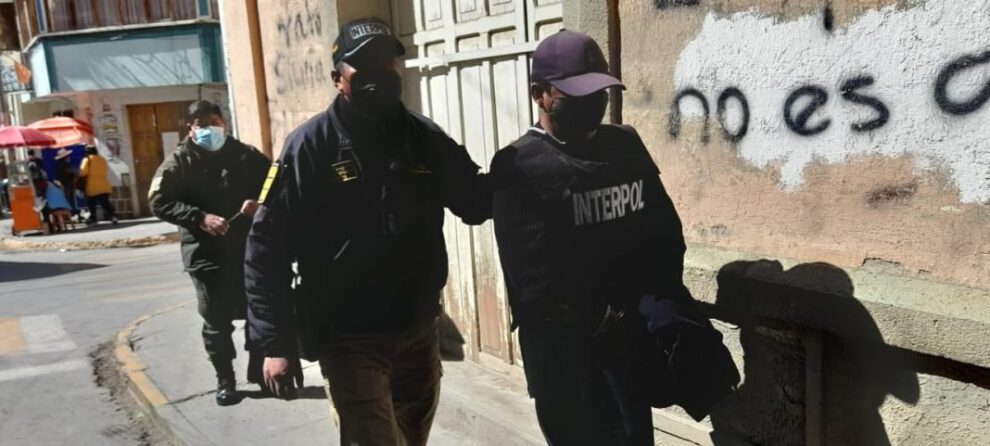 Asesino extraditado por la Interpol
