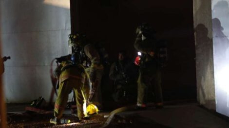 Fuego en la fábrica de colchones en Santa Cruz