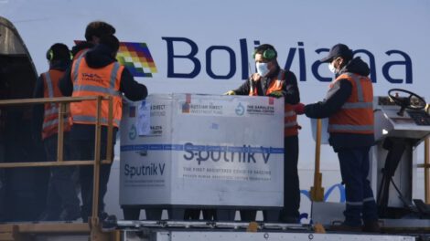 Llegada de 30.000 segundas dosis de vacunas Sputnik-V a Bolivia