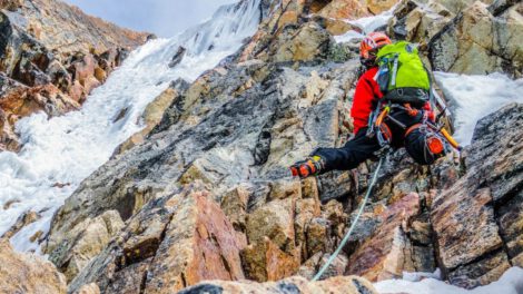 Montañista fallece en el Illimani