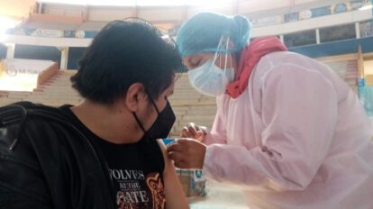 Vacunación de maestros en Bolivia