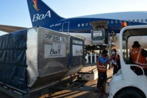 Bolivia recibe un lote nuevo de vacunas Sinopharm