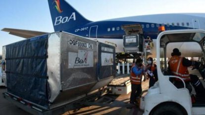 Bolivia recibe un lote nuevo de vacunas Sinopharm