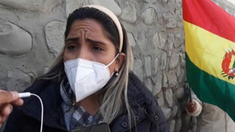 Carolina Rivera Añez critica al Ministro de Justicia Iván Lima