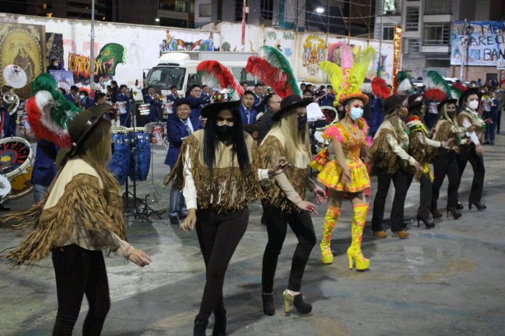 Danza de la Morenada en la retreta de bandas