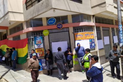 protestas en la sede de los gremiales