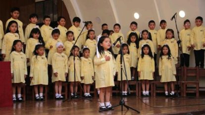 Niños mantienen vivo el legado de Óscar Alfaro
