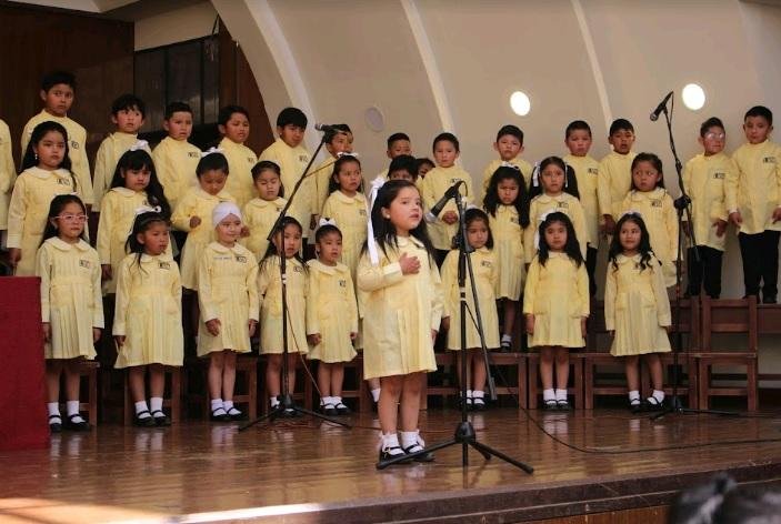 Niños mantienen vivo el legado de Óscar Alfaro