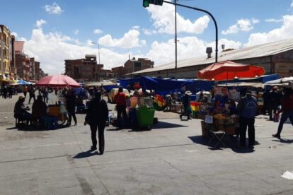 Comerciantes del Mercado Kantuta exigen el retiro de vendedores ambulantes