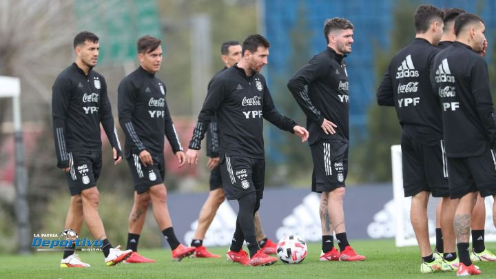 Selección argentina de fútbol entrena de cara al partido frente a Bolivia