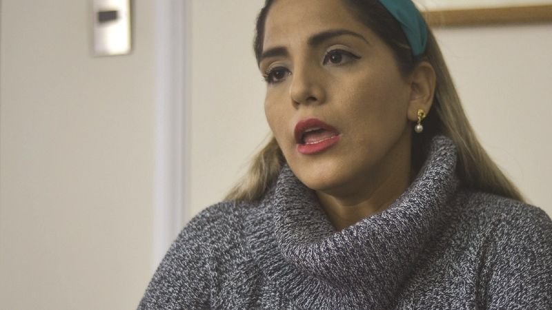 Carolina Ribera denuncia derechos humanos en EEUU
