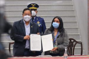 Devolución de aportes a las AFP promulgada por Luis Arce