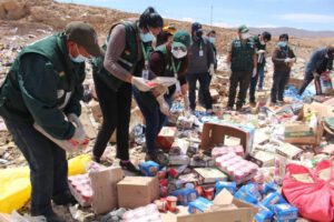 Destrucción de productos decomisados por Senasag