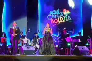 Festival Nacional de la Canción en el Teatro Nacional Oruro