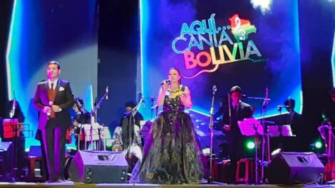 Festival Nacional de la Canción en el Teatro Nacional Oruro