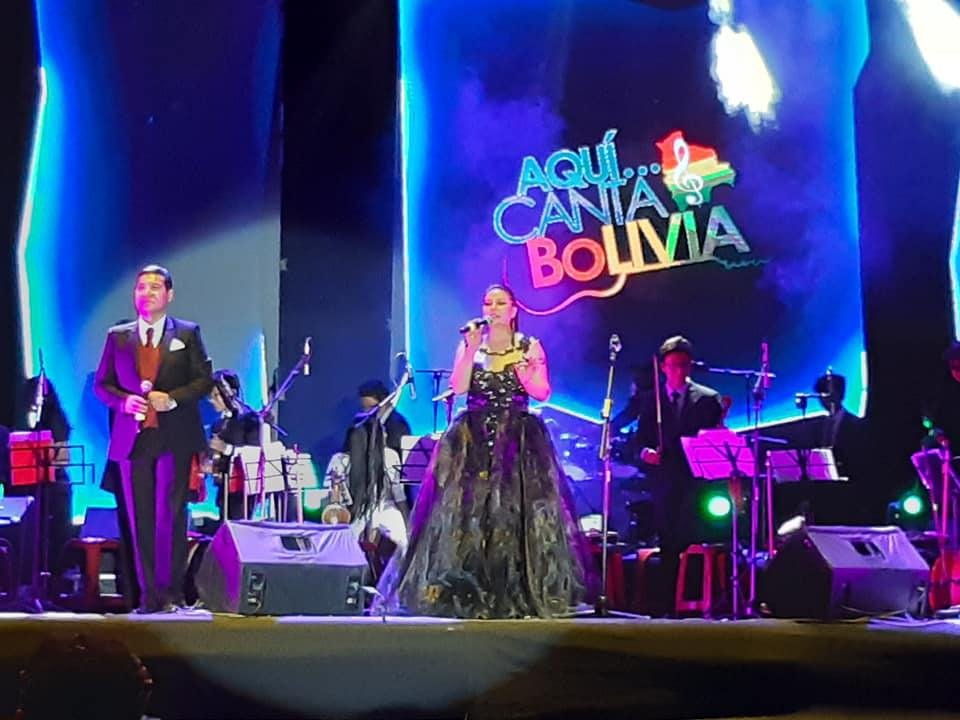 Festival Nacional de la Canción en el Teatro Nacional Oruro