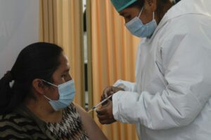 Estrategia de vacunación en Bolivia para detectar casos de coronavirus