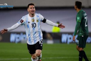 Lionel Messi celebra su triplete en el triunfo argentino sobre Bolivia