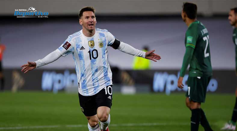 Lionel Messi celebra su triplete en el triunfo argentino sobre Bolivia